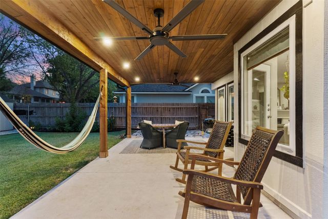 1209 Tetbury LN, Austin, TX 78748