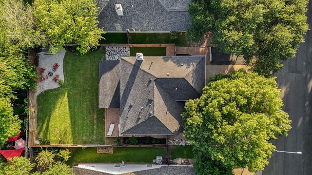 1209 Tetbury LN, Austin, TX 78748