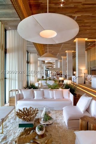 2301 Collins Ave 1019, Miami Beach, FL 33139