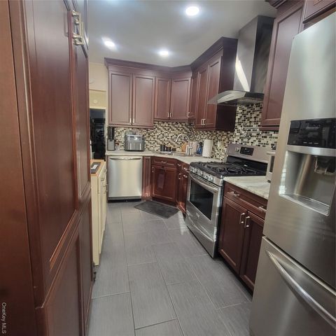 11409 204th Street, Saint Albans, NY 11412