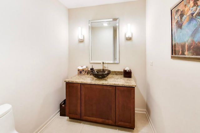 3627 Pebble Beach Road, Northbrook, IL 60062