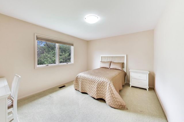 3627 Pebble Beach Road, Northbrook, IL 60062