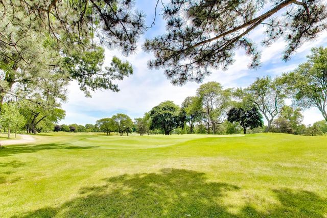 3627 Pebble Beach Road, Northbrook, IL 60062