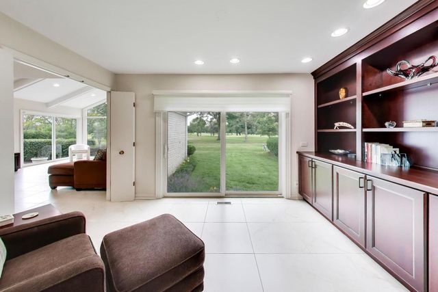 3627 Pebble Beach Road, Northbrook, IL 60062