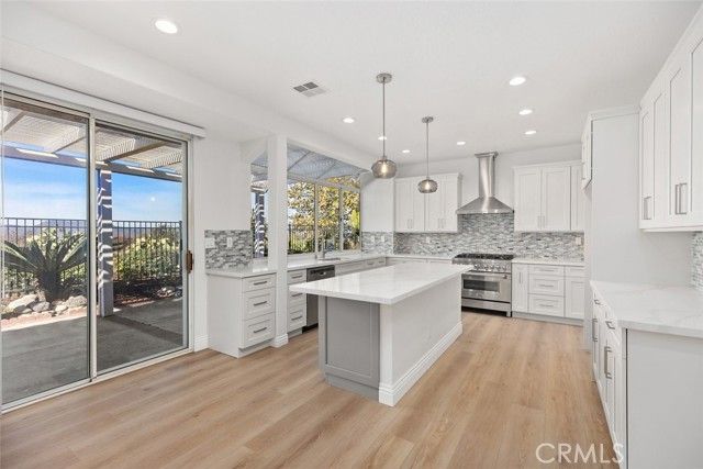 2 Crystalglen, Aliso Viejo, CA 92656