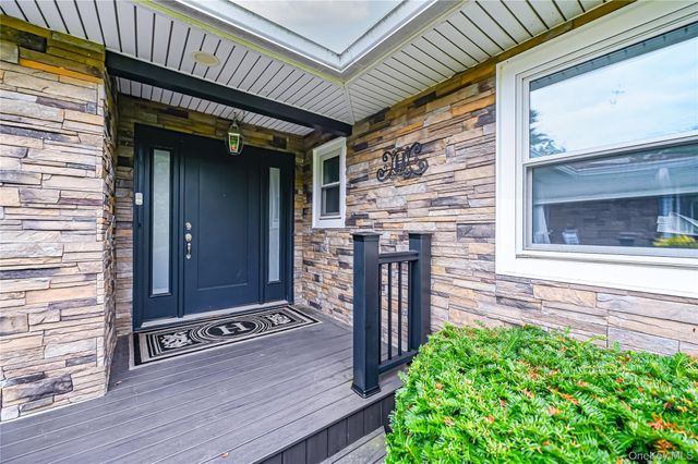 1 Glenrich Drive, Saint James, NY 11780