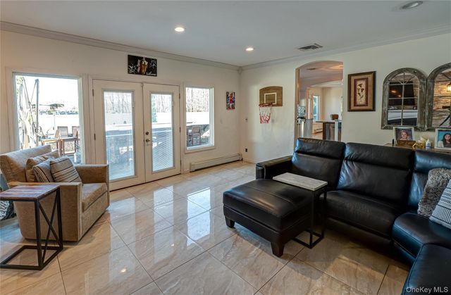 1 Glenrich Drive, Saint James, NY 11780