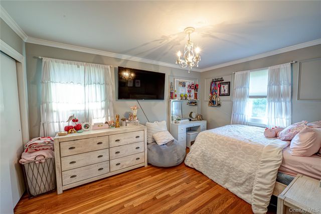 1 Glenrich Drive, Saint James, NY 11780