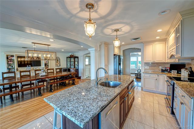 1 Glenrich Drive, Saint James, NY 11780