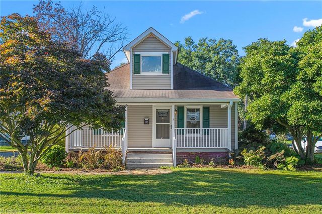 407 W Crawford Street, Mebane, NC 27302