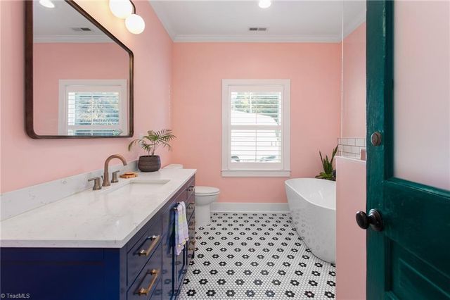 407 W Crawford Street, Mebane, NC 27302