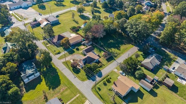 407 W Crawford Street, Mebane, NC 27302