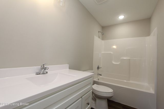 202 Charles Carr Dr, Harrodsburg, KY 40330