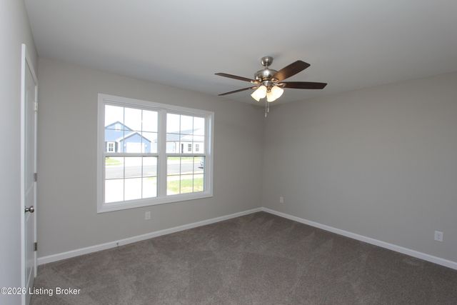 202 Charles Carr Dr, Harrodsburg, KY 40330