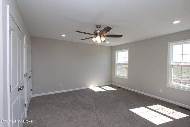 202 Charles Carr Dr, Harrodsburg, KY 40330