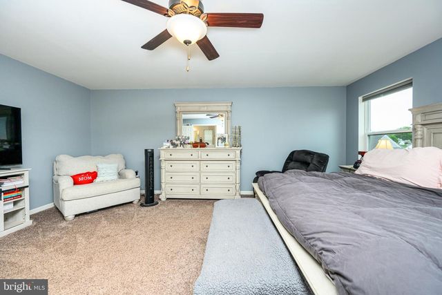 29 SOVEREIGN DR, Douglassville, PA 19518