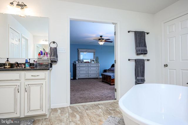 29 SOVEREIGN DR, Douglassville, PA 19518