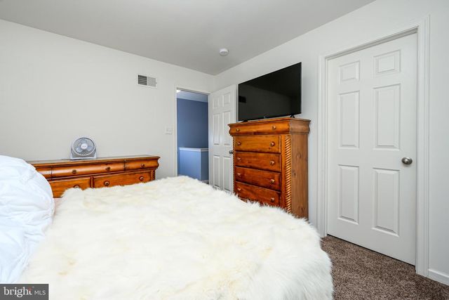 29 SOVEREIGN DR, Douglassville, PA 19518