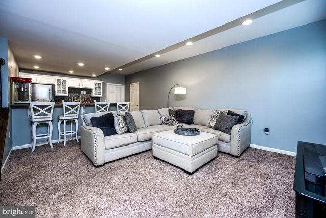 29 SOVEREIGN DR, Douglassville, PA 19518