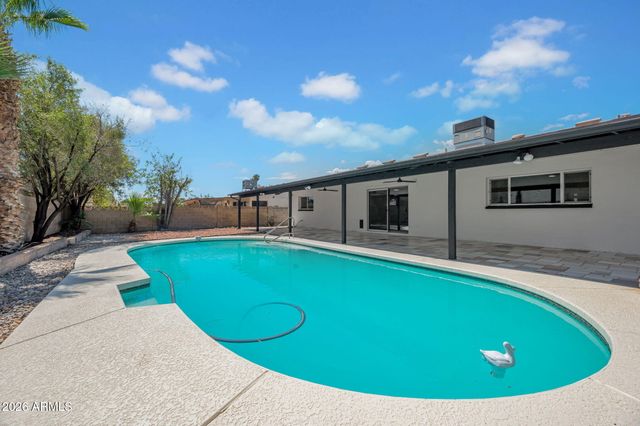 5215 W HEARN Road, Glendale, AZ 85306