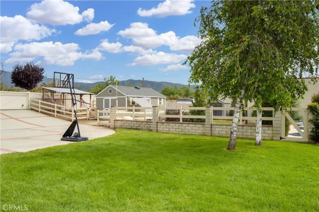 35685 Sleepy Hollow Lane, Yucaipa, CA 92399