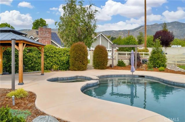 35685 Sleepy Hollow Lane, Yucaipa, CA 92399