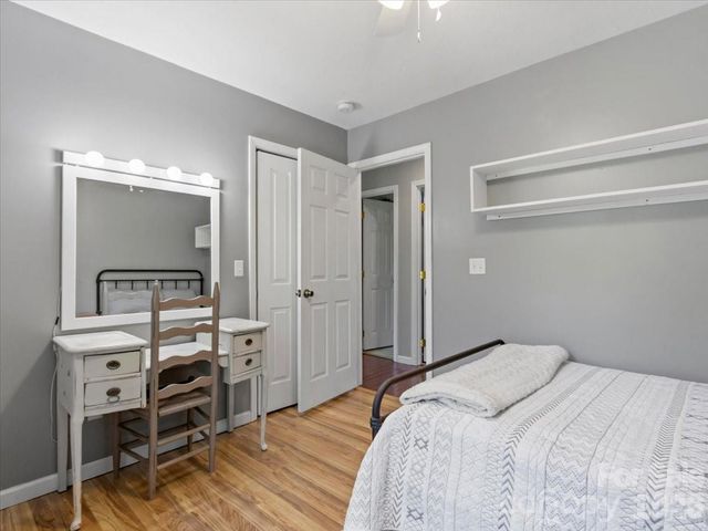 7714 State Highway 197 Highway N, Green Mountain, NC 28740