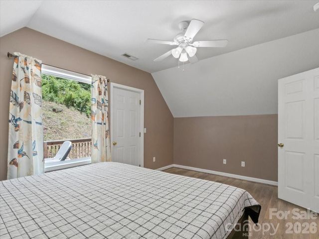 7714 State Highway 197 Highway N, Green Mountain, NC 28740