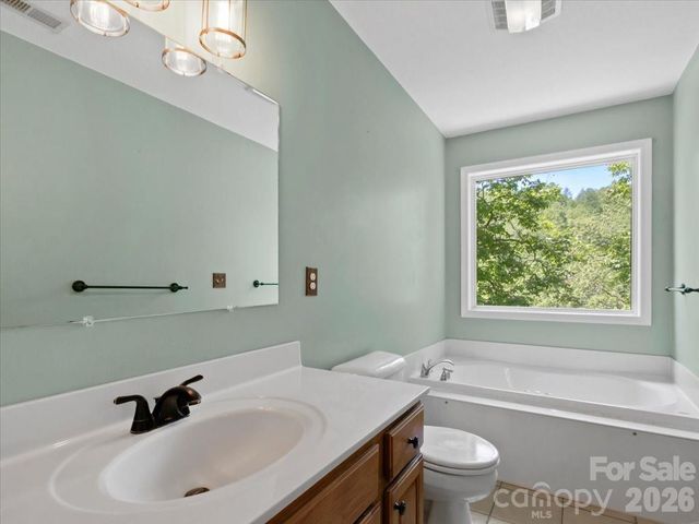 7714 State Highway 197 Highway N, Green Mountain, NC 28740