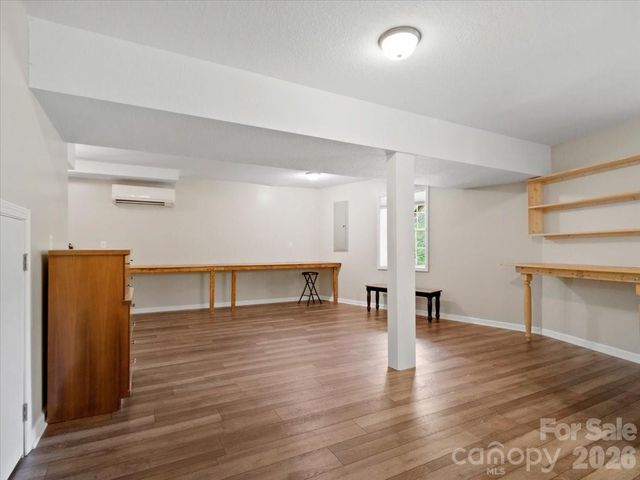 7714 State Highway 197 Highway N, Green Mountain, NC 28740