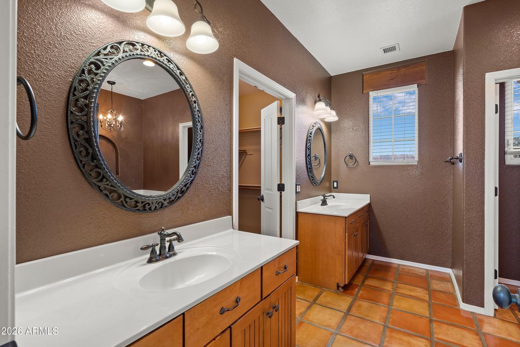 Image 21 of property listing at 10379 E BLUE SKY Vista, Hereford, AZ 85615