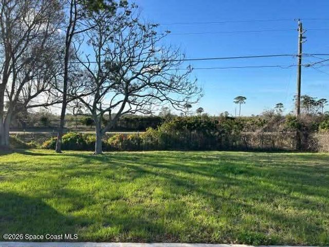 3210 Edgewood Drive NE, Palm Bay, FL 32905