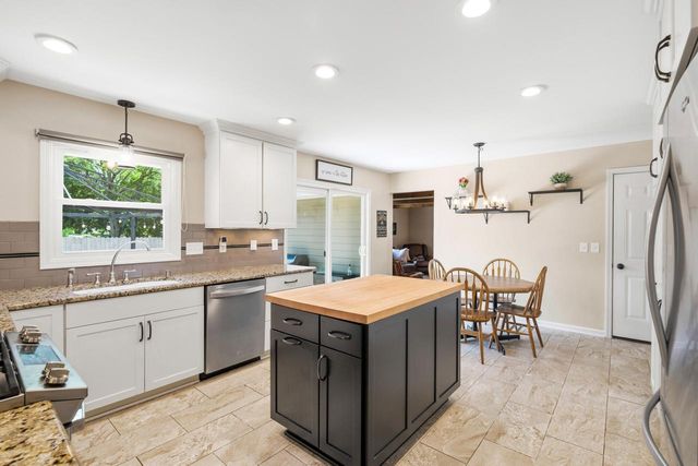 W56N850 N Meadow COURT, Cedarburg, WI 53012