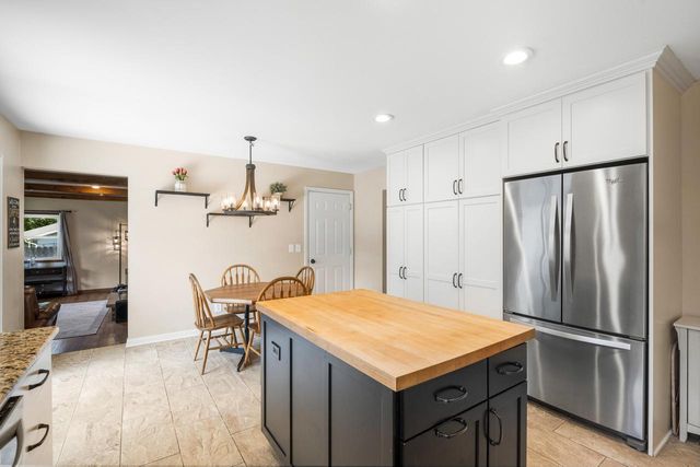 W56N850 N Meadow COURT, Cedarburg, WI 53012