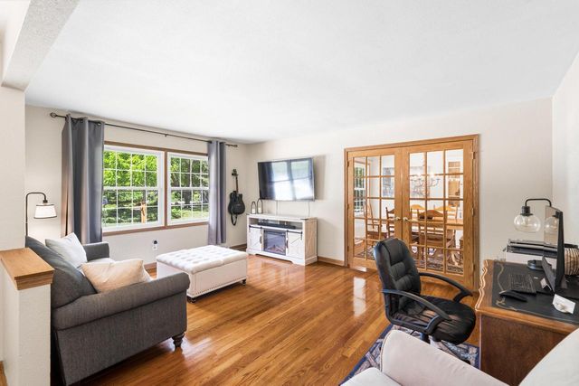 W56N850 N Meadow COURT, Cedarburg, WI 53012