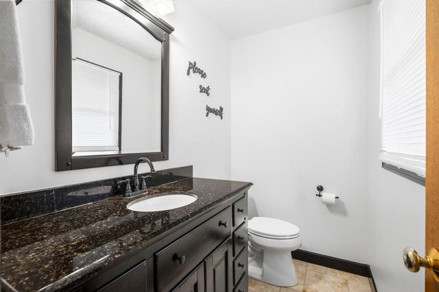W56N850 N Meadow COURT, Cedarburg, WI 53012