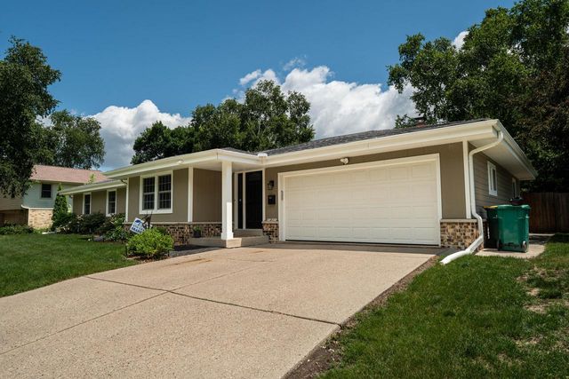 W56N850 N Meadow COURT, Cedarburg, WI 53012