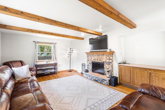W56N850 N Meadow COURT, Cedarburg, WI 53012
