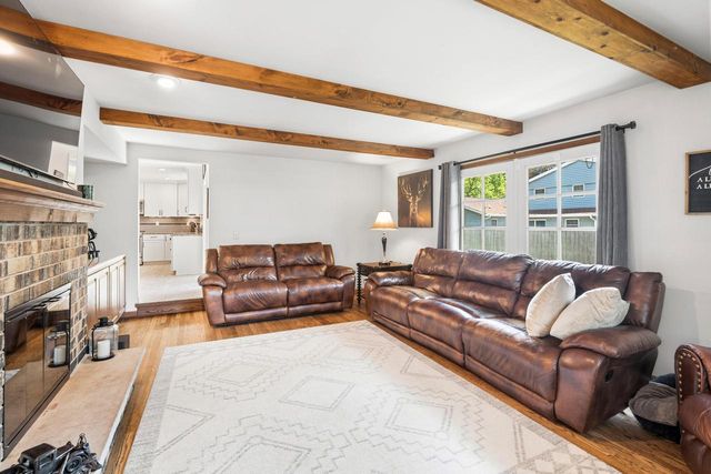 W56N850 N Meadow COURT, Cedarburg, WI 53012