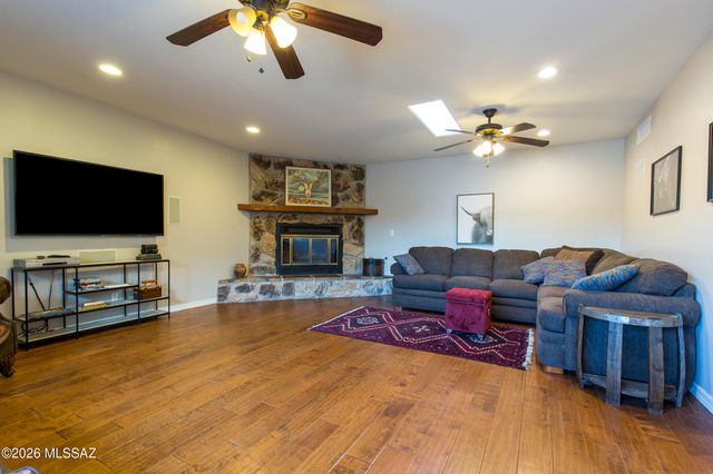 4040 E Camino de la Bajada, Tucson, AZ 85718