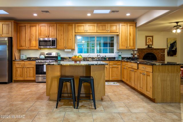 4040 E Camino de la Bajada, Tucson, AZ 85718