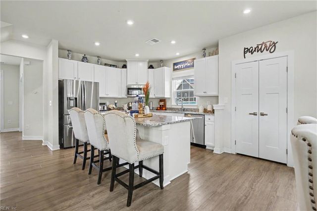 1044 Olmstead ST, Chesapeake, VA 23323