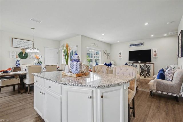 1044 Olmstead ST, Chesapeake, VA 23323