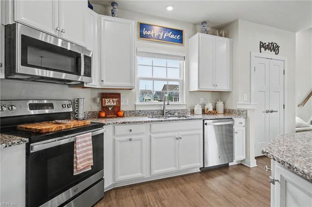 1044 Olmstead ST, Chesapeake, VA 23323