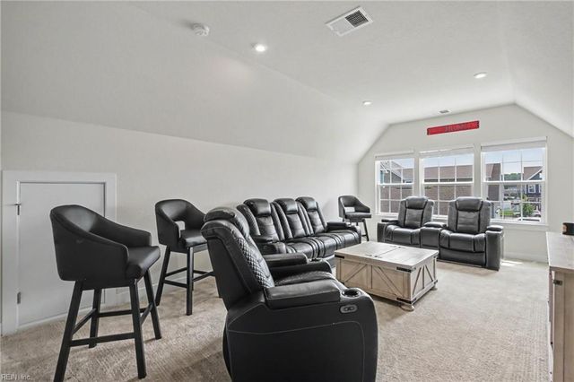 1044 Olmstead ST, Chesapeake, VA 23323