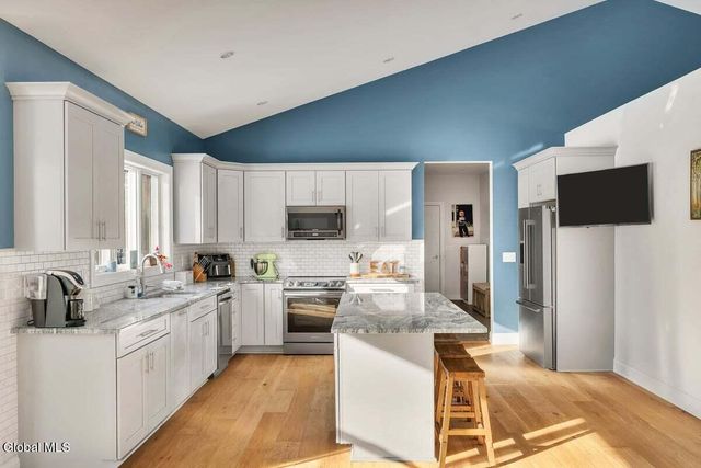 1 Dayspring Lane, Stillwater, NY 12170