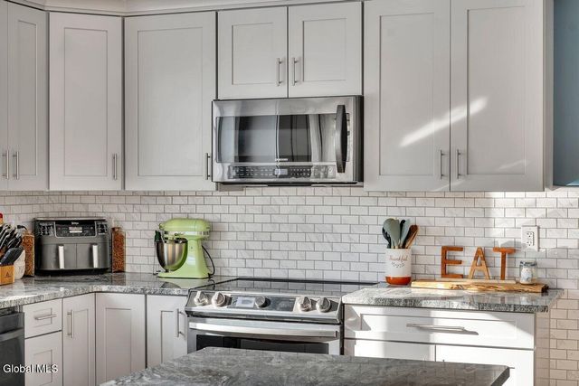 1 Dayspring Lane, Stillwater, NY 12170