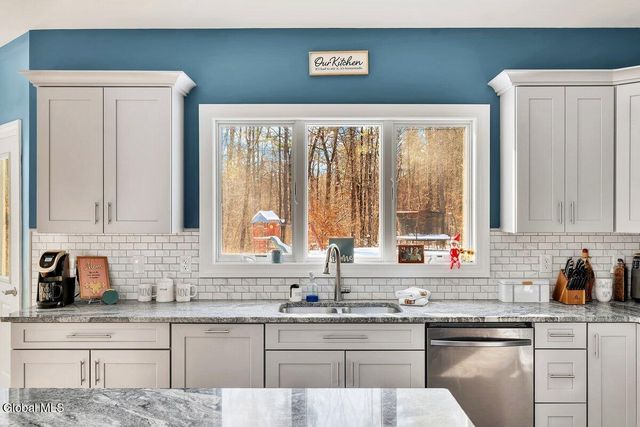 1 Dayspring Lane, Stillwater, NY 12170