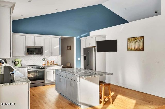 1 Dayspring Lane, Stillwater, NY 12170