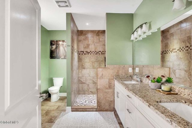 1 Dayspring Lane, Stillwater, NY 12170